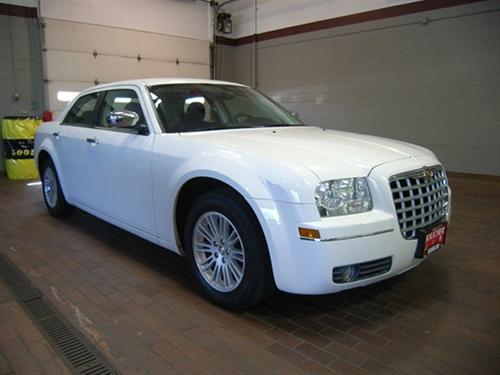 Chrysler 300 2010 photo 3