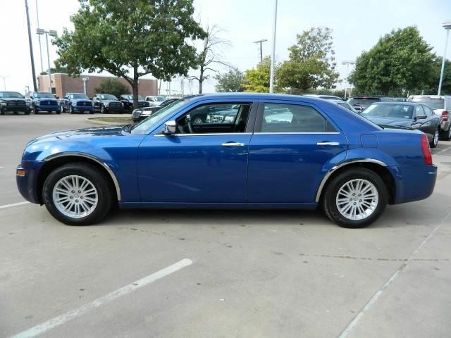 Chrysler 300 2010 photo 3