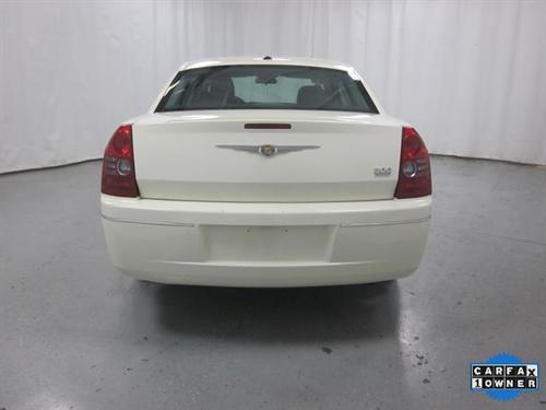 Chrysler 300 2010 photo 3