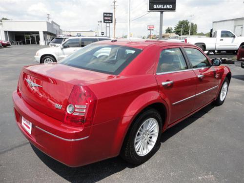 Chrysler 300 2010 photo 1