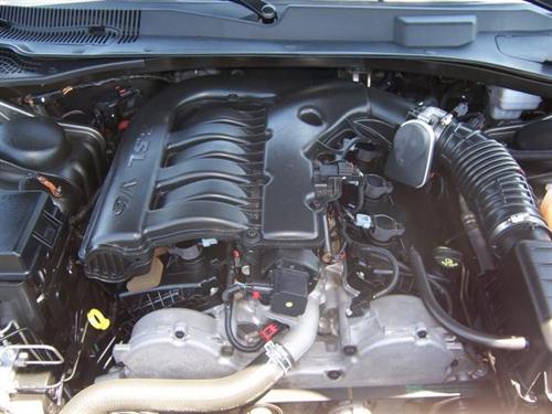 Chrysler 300 2010 photo 2