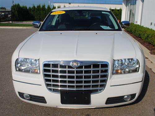 Chrysler 300 2010 photo 1