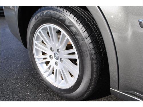 Chrysler 300 2010 photo 2