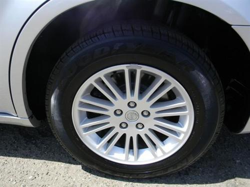 Chrysler 300 2010 photo 2