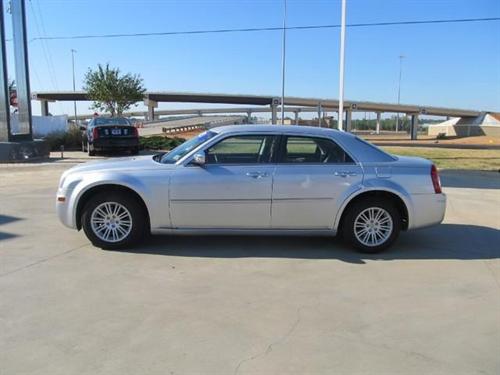 Chrysler 300 2010 photo 1