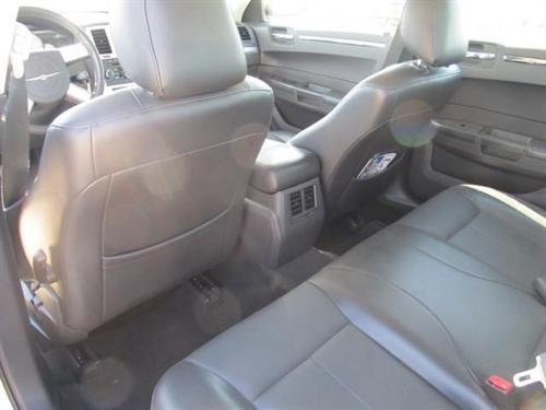 Chrysler 300 2010 photo 3