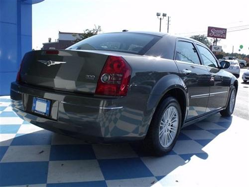Chrysler 300 2010 photo 5
