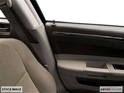 Chrysler 300 2010 photo 5