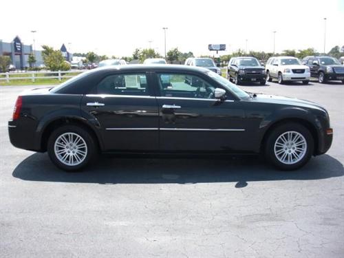 Chrysler 300 2010 photo 3