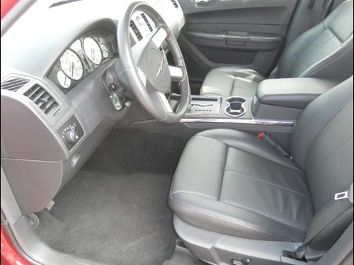Chrysler 300 2010 photo 4