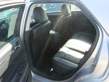 Chrysler 300 2010 photo 3