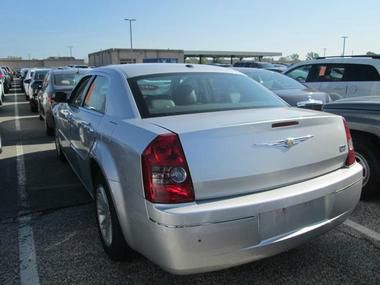 Chrysler 300 2010 photo 5