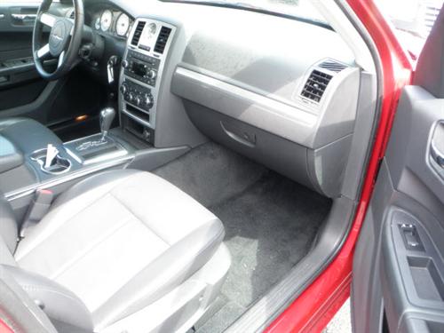 Chrysler 300 2010 photo 3