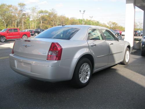 Chrysler 300 2010 photo 5
