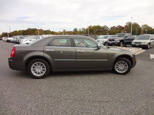 Chrysler 300 2010 photo 1