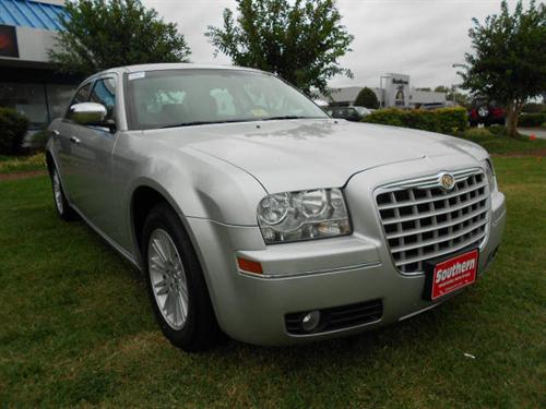 Chrysler 300 2010 photo 4