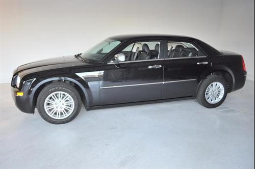 Chrysler 300 2010 photo 3