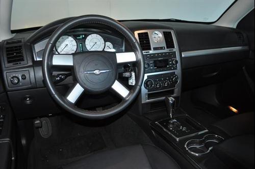 Chrysler 300 2010 photo 5