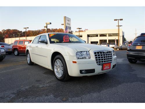 Chrysler 300 2010 photo 2
