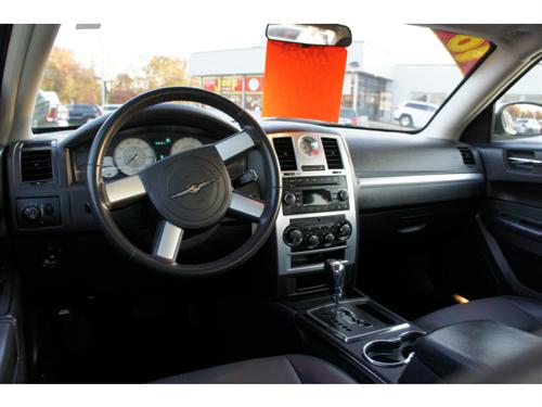 Chrysler 300 2010 photo 3