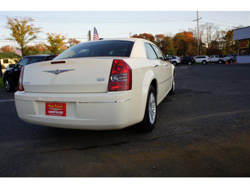 Chrysler 300 2010 photo 4