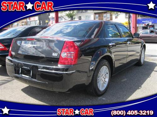 Chrysler 300 2010 photo 1