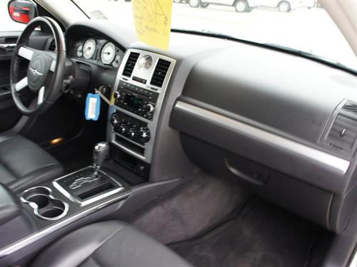 Chrysler 300 2010 photo 3