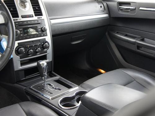 Chrysler 300 2010 photo 5