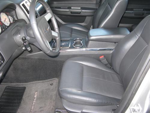 Chrysler 300 2010 photo 4