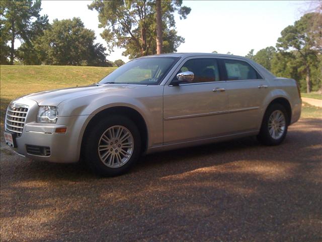 Chrysler 300 Pimp Package Sedan