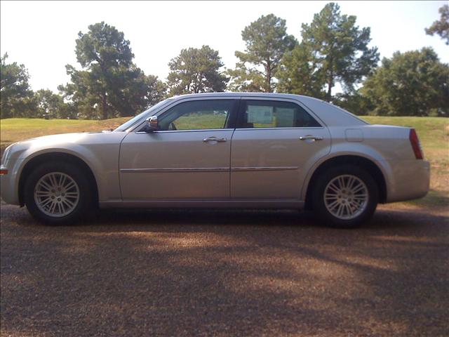 Chrysler 300 2010 photo 1