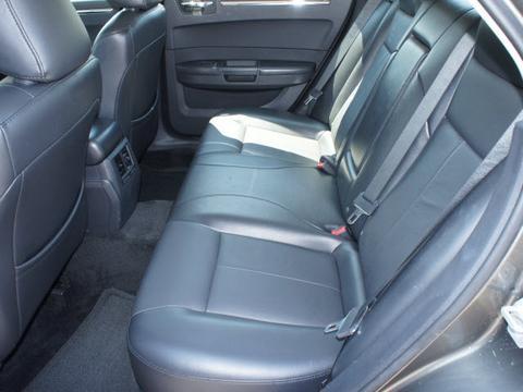 Chrysler 300 2010 photo 1