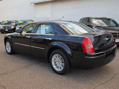 Chrysler 300 2010 photo 1