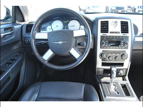 Chrysler 300 2010 photo 1