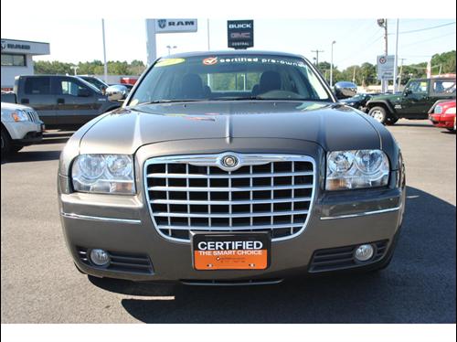 Chrysler 300 2010 photo 3