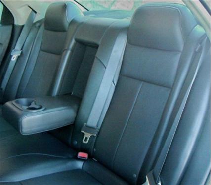 Chrysler 300 2010 photo 2