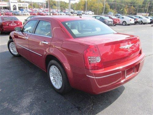 Chrysler 300 2010 photo 3