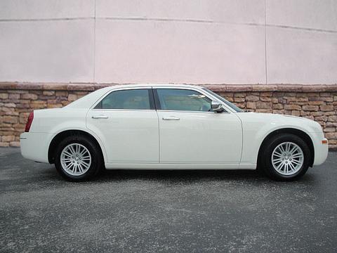 Chrysler 300 2010 photo 1