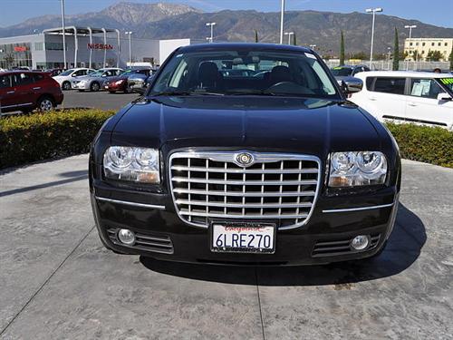 Chrysler 300 2010 photo 1