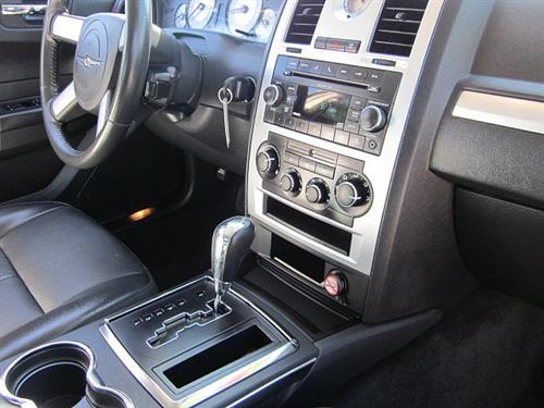 Chrysler 300 2010 photo 4