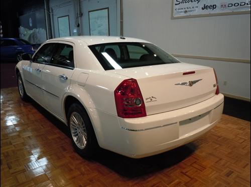 Chrysler 300 2010 photo 1