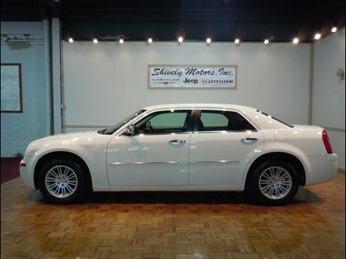 Chrysler 300 2010 photo 4