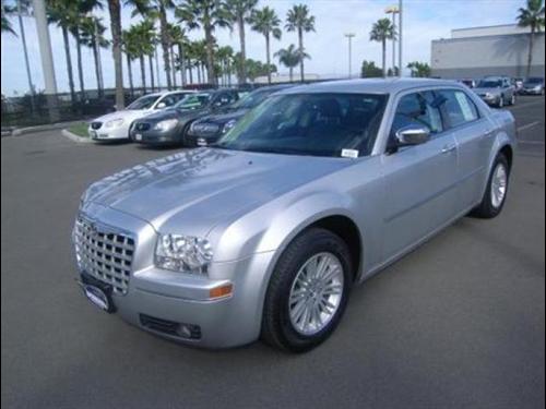 Chrysler 300 2010 photo 1