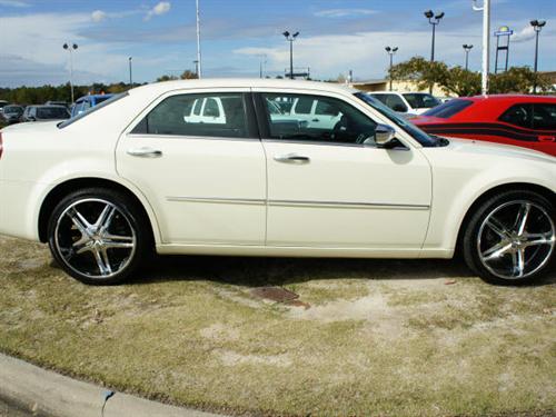 Chrysler 300 2010 photo 1