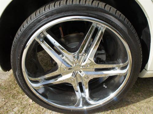 Chrysler 300 2010 photo 2