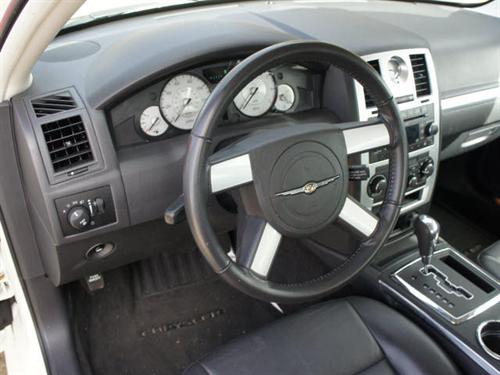 Chrysler 300 2010 photo 5