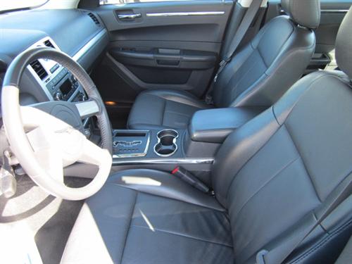 Chrysler 300 2010 photo 3