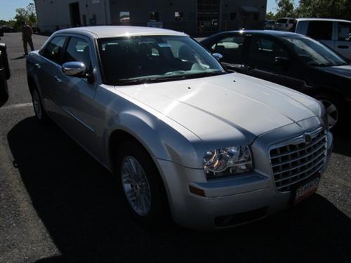 Chrysler 300 2010 photo 4