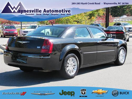 Chrysler 300 2010 photo 3