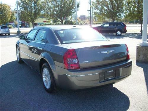 Chrysler 300 2010 photo 3